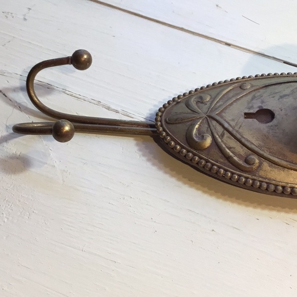 Vintage Style Doorknob Coat Hanger - Picture 9 of 15